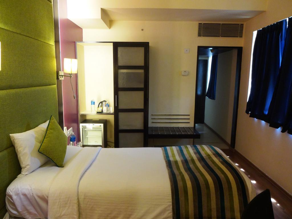 Royal Orchid Central Bangalore, Mg Road Exteriör bild