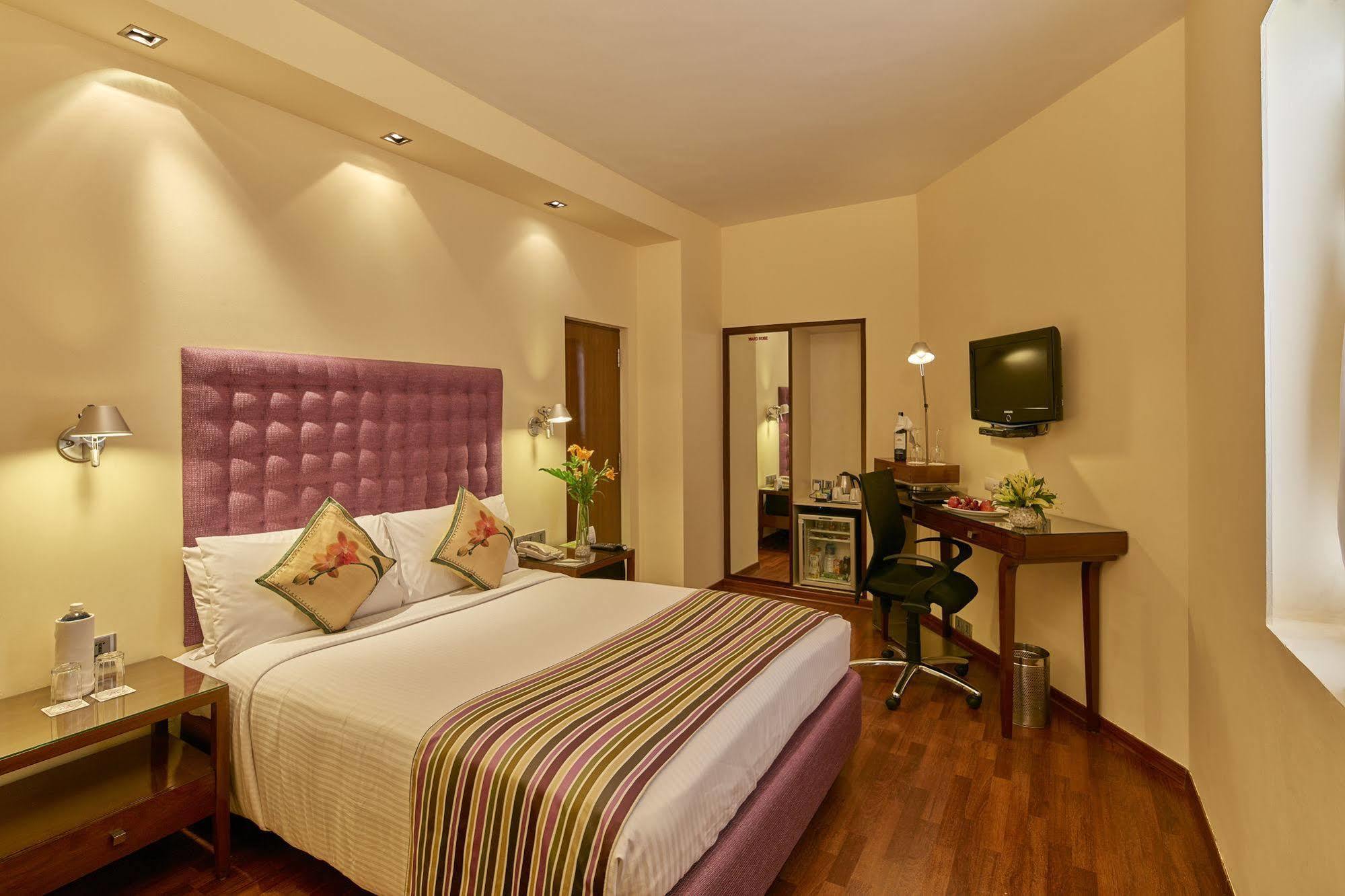 Royal Orchid Central Bangalore, Mg Road Exteriör bild